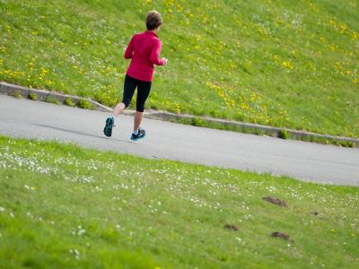 Dehnen vorm Jogging